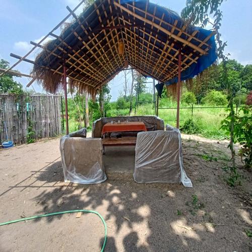 River Deck Glamping And Mud Cottage